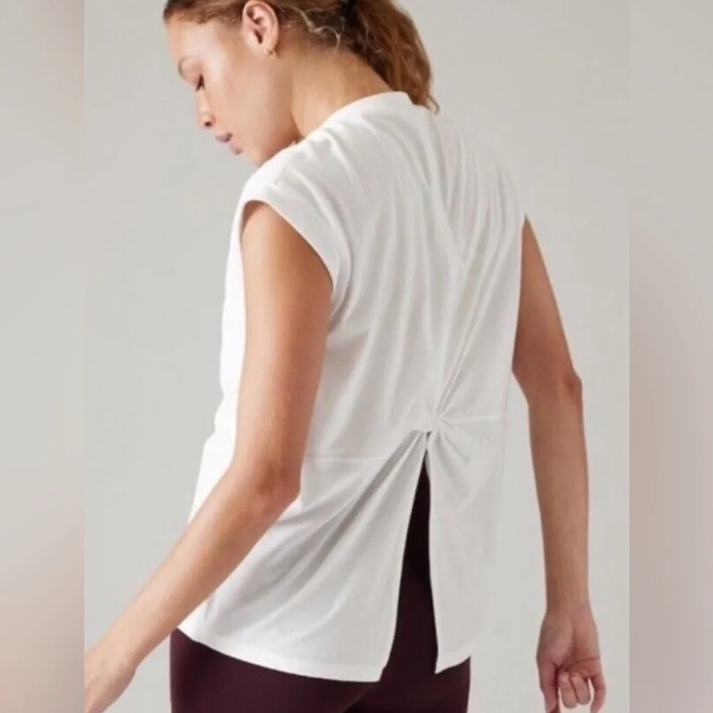 Athleta Outbound Twist Tee Shirt Top - Picture 1 of 4